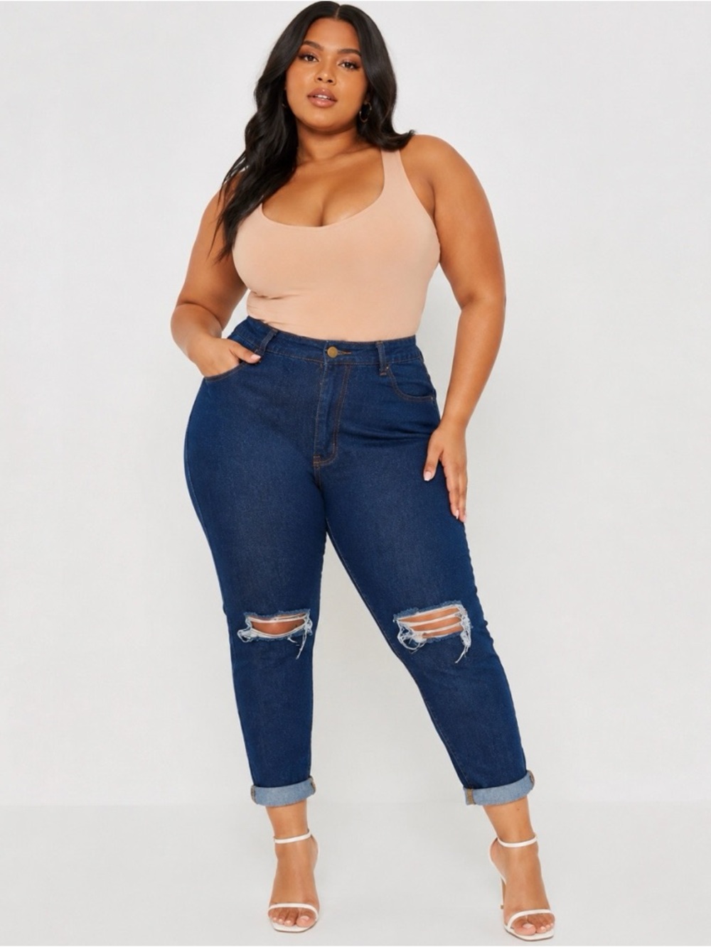 Boohoo plus rip knee mom jeans NWT dark wash distressed plus size 18